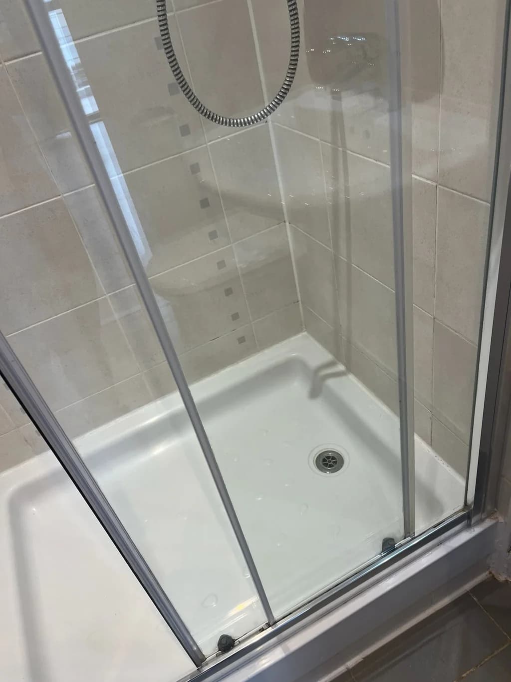 Shower doors kept clear on a regular visit